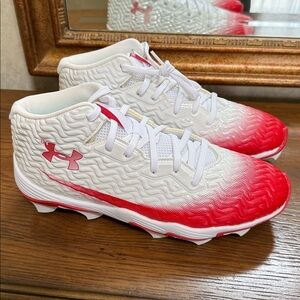 New-Under Armour Spotlight Hammer Jr. Gradient Red to White Boys Football Cleats